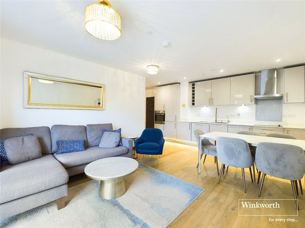 2 bed flat for saleRiverside View, 5- 9 Berkeley Avenue, Reading, Berkshire RG1 photo 2