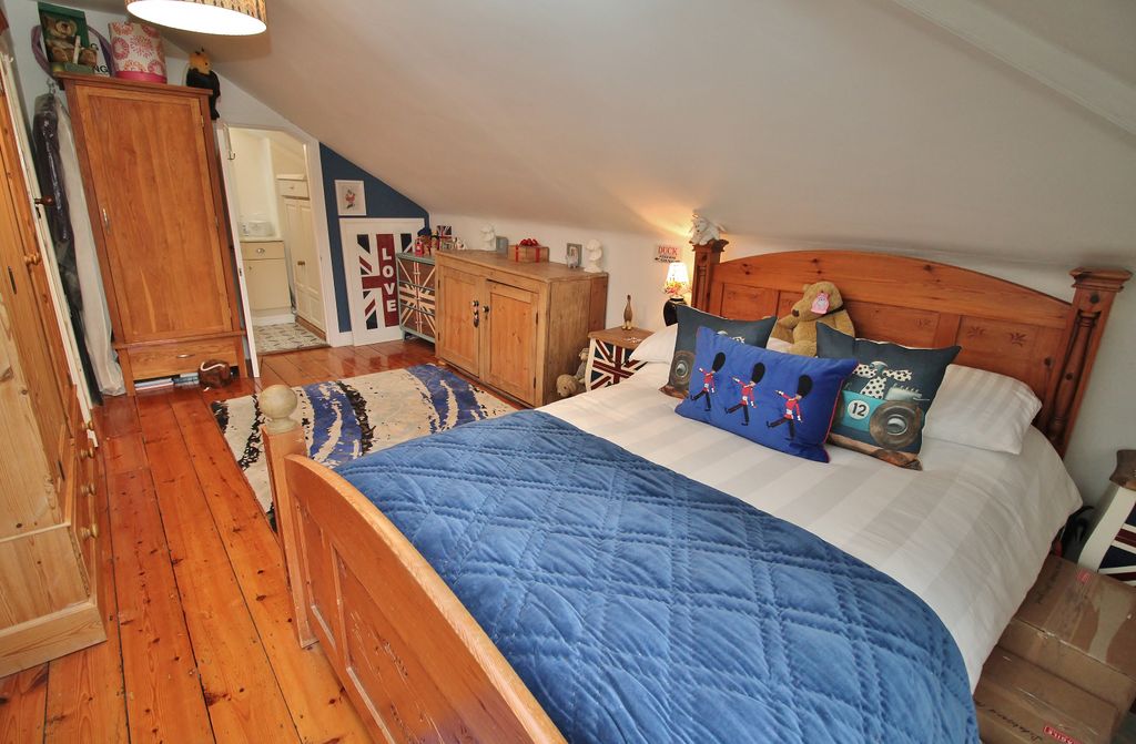 Additional image 30 of 4 bed semi-detached house for saleWraysbury House, Long Copse Lane, Emsworth PO10