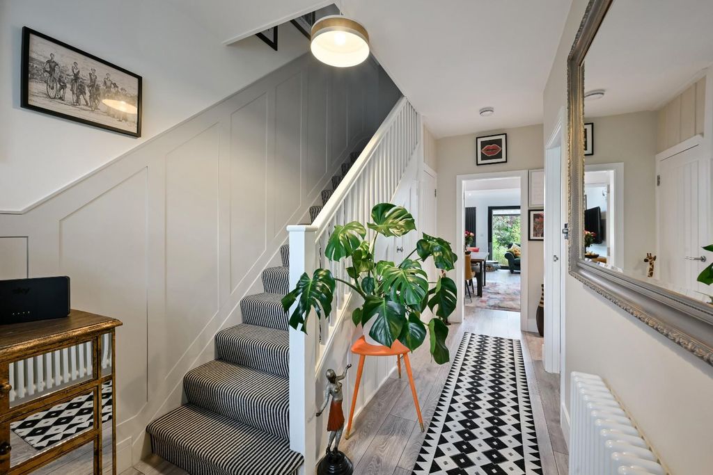 Additional image 12 of 4 bed property for saleSandersfield Road, Banstead SM7