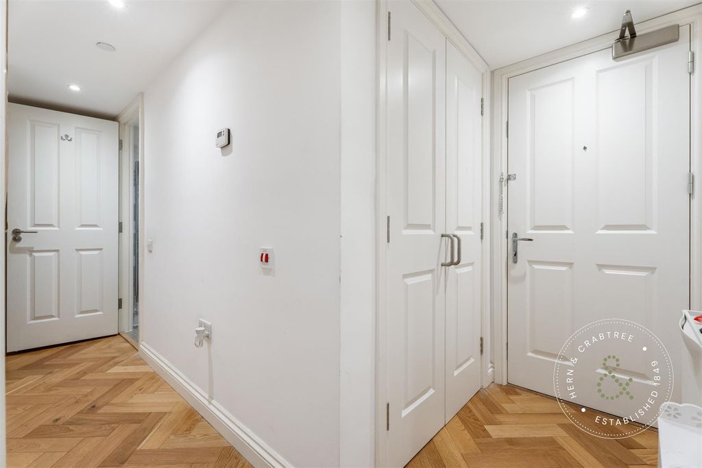 Additional image 5 of 1 bed flat for saleThe Hamiltons, Cathedral Road, Pontcanna, Cardiff CF11