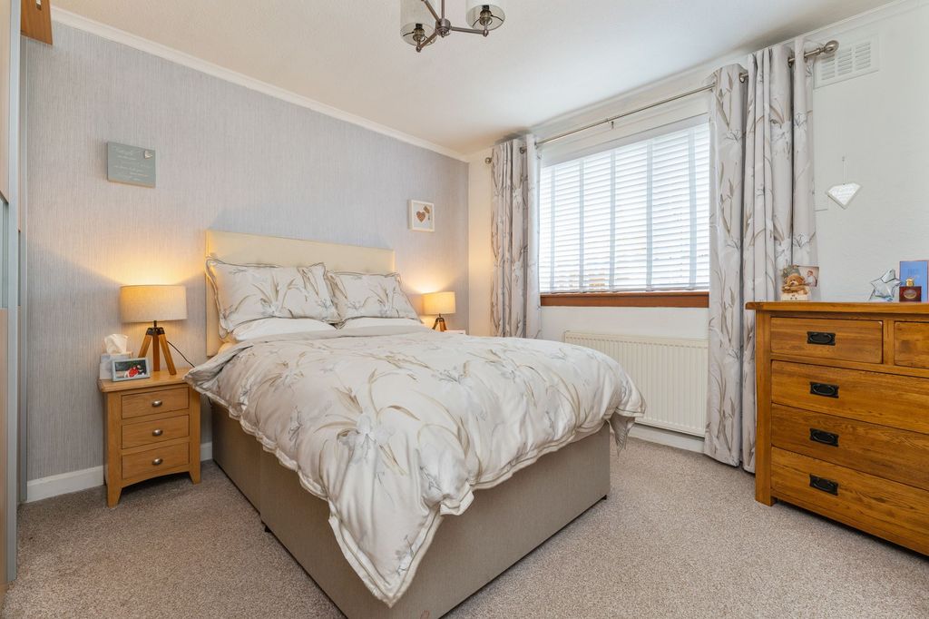 Additional image 12 of 2 bed flat for saleMackenzie Drive, Kilbarchan PA10