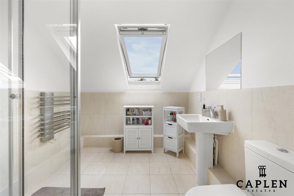 Additional image 12 of 2 bed flat for saleBeatrice Court, Buckhurst Hill IG9