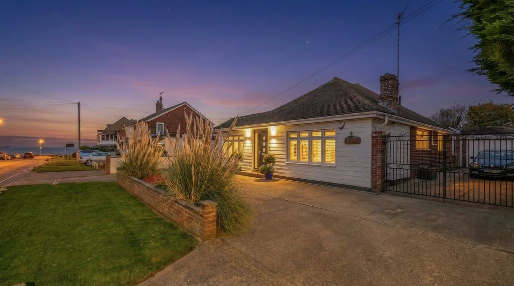4 bed detached bungalow for saleKingsgate Avenue, Broadstairs, Kent CT10