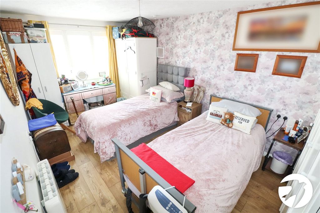 Additional image 6 of 2 bed flat for saleErith Road, Belvedere DA17