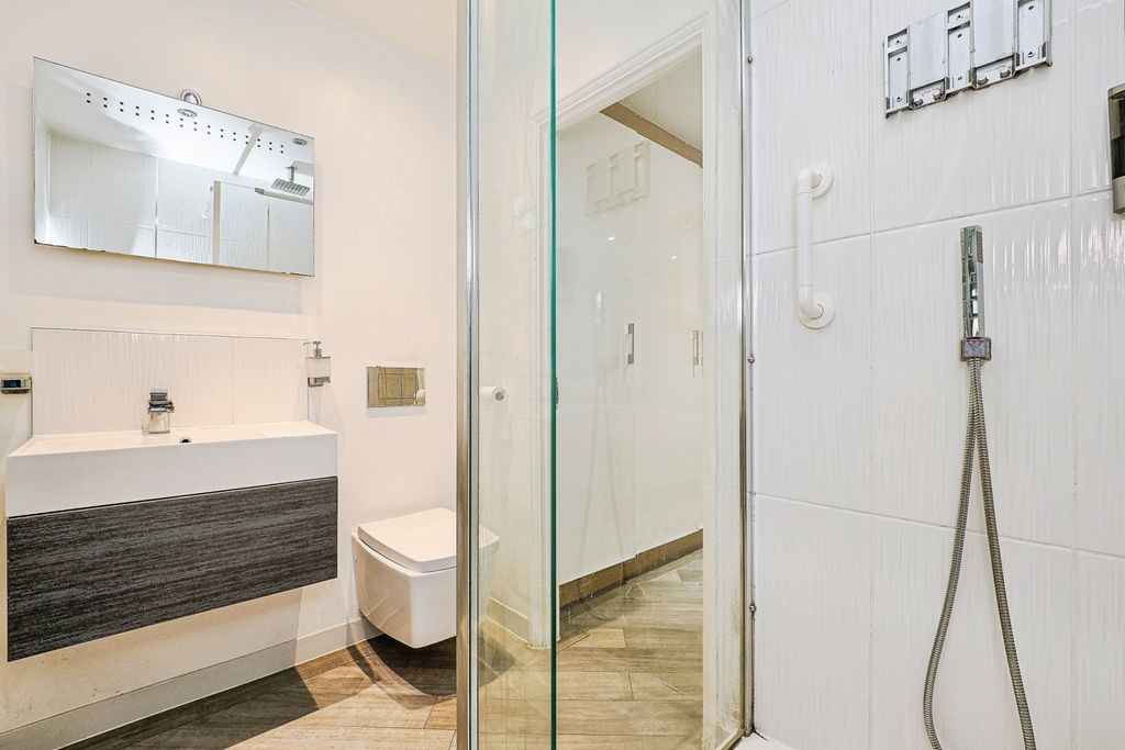Additional image 12 of 2 bed flat for saleRidgemont Place, Parkstone Avenue, Hornchurch, Essex RM11