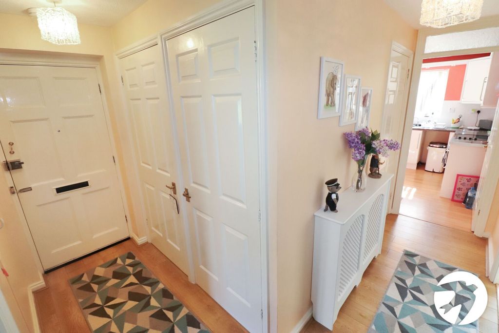 Additional image 4 of 2 bed flat for saleErith Road, Belvedere DA17