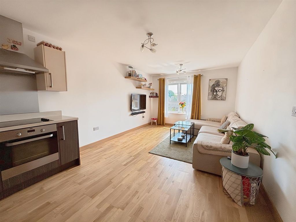 Additional image 11 of 2 bed flat for saleCherrydown East, Basildon SS16