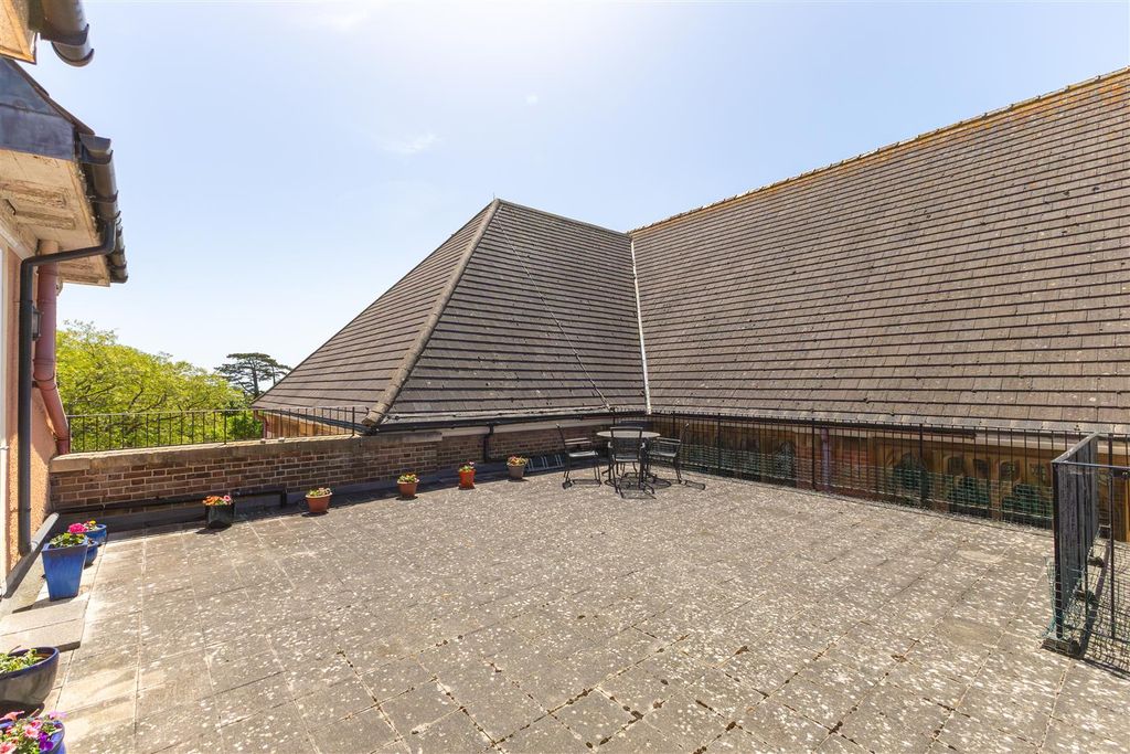 Additional image 2 of 3 bed flat for saleJames Walk, Bexhill-On-Sea TN40