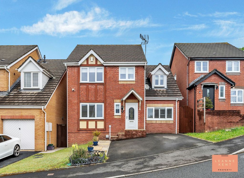 4 bed detached house for saleDol Y Felin, Bedwas CF83