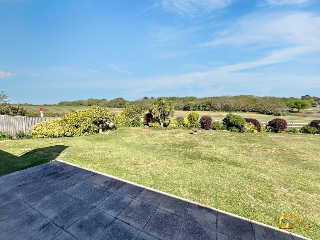 Additional image 14 of 3 bed detached bungalow for saleCooden Sea Road, Cooden, Bexhill-On-Sea TN39