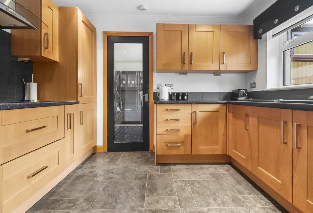 3 bed detached house for sale6 Strathcairn Crescent, Airdrie ML6 photo 4
