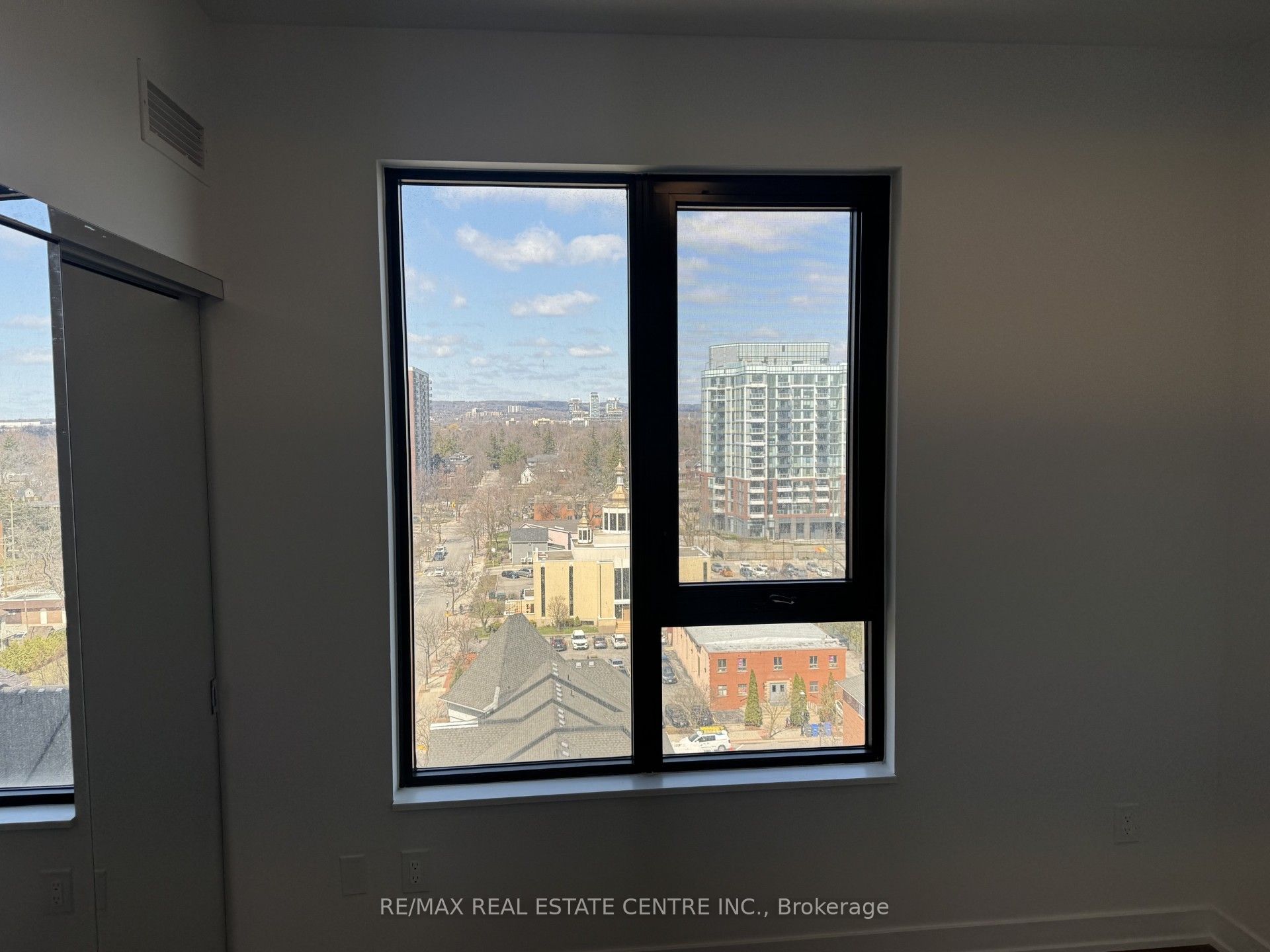 Additional image 5 of 2075 Lakeshore Road, Burlington, ON, L7R 0H3