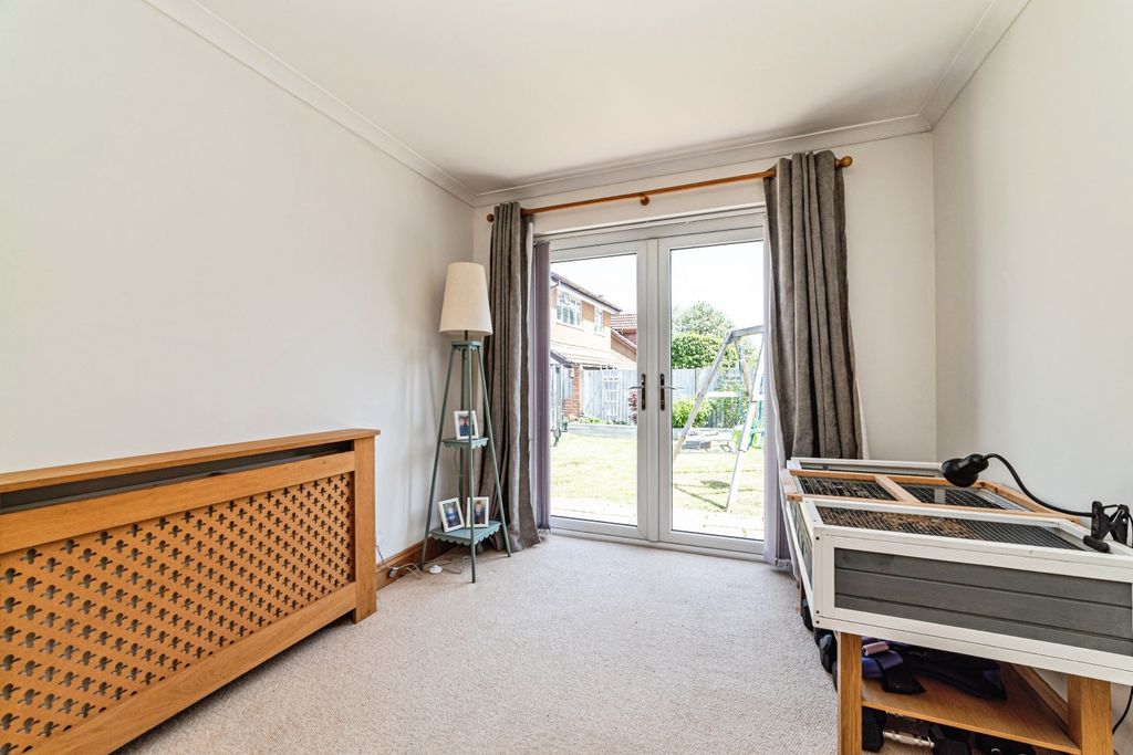 Additional image 5 of 4 bed detached house for saleSandpiper Way, Basingstoke RG22