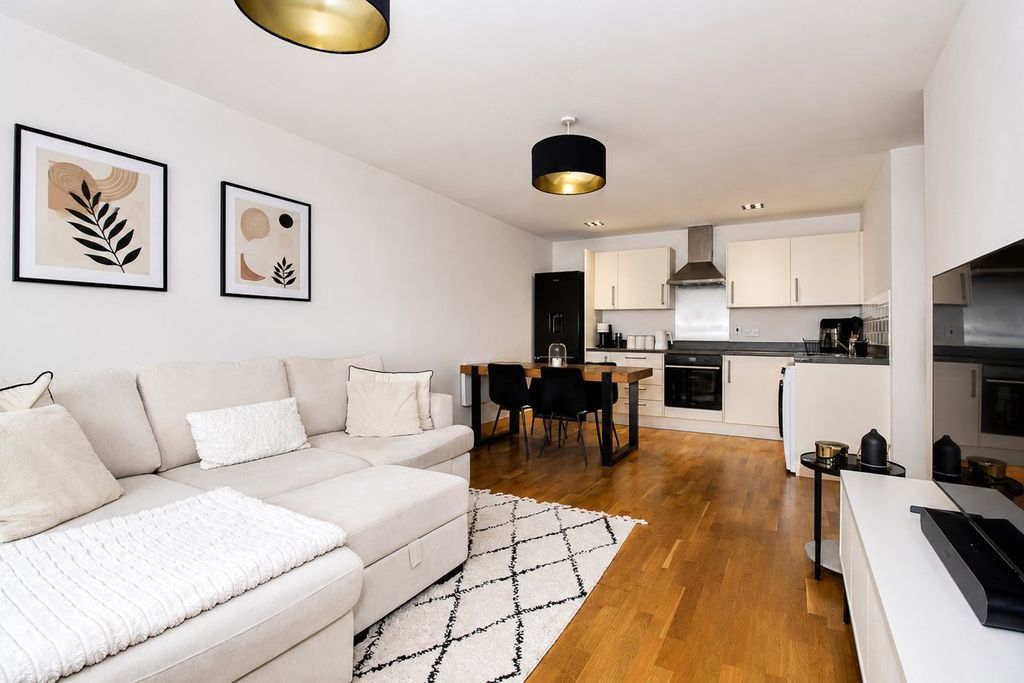 Additional image 4 of 2 bed flat for saleSanvignes Court, Baldock SG7