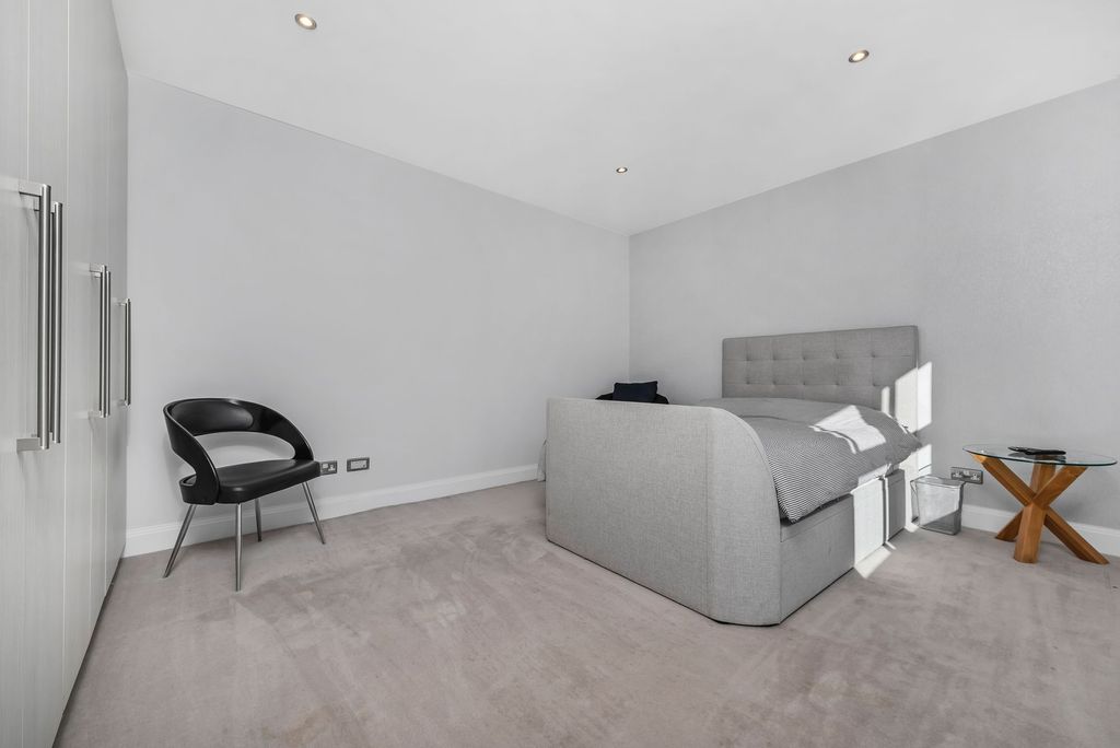 Additional image 14 of 6 bed detached house for saleLlanvair Drive, Ascot SL5