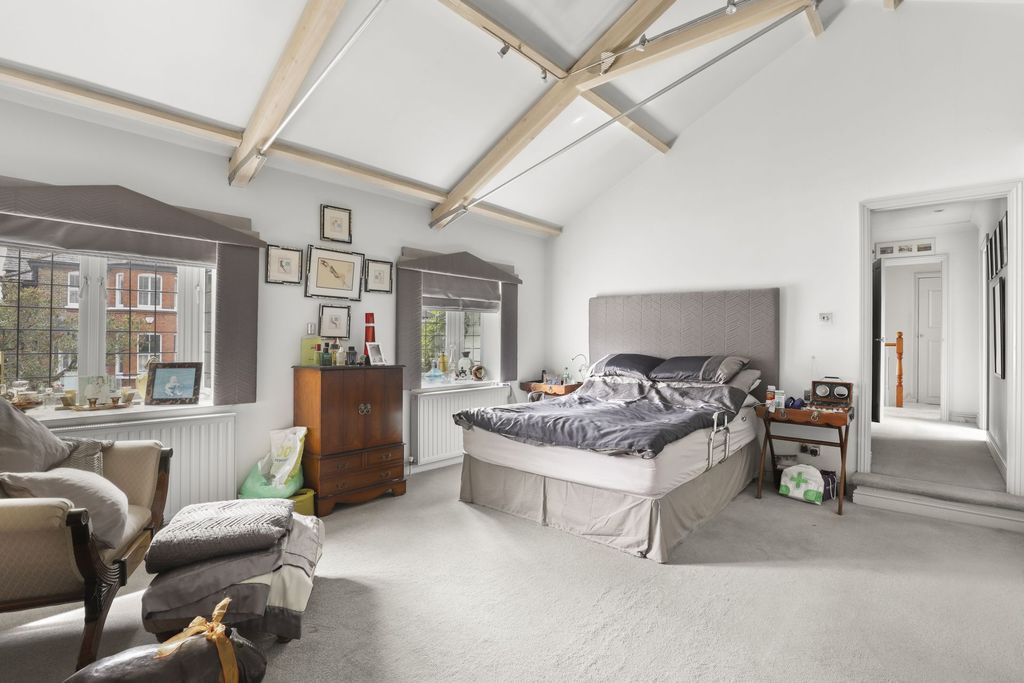 Additional image 5 of 4 bed link detached house for saleWestbury Lane, Buckhurst Hill IG9
