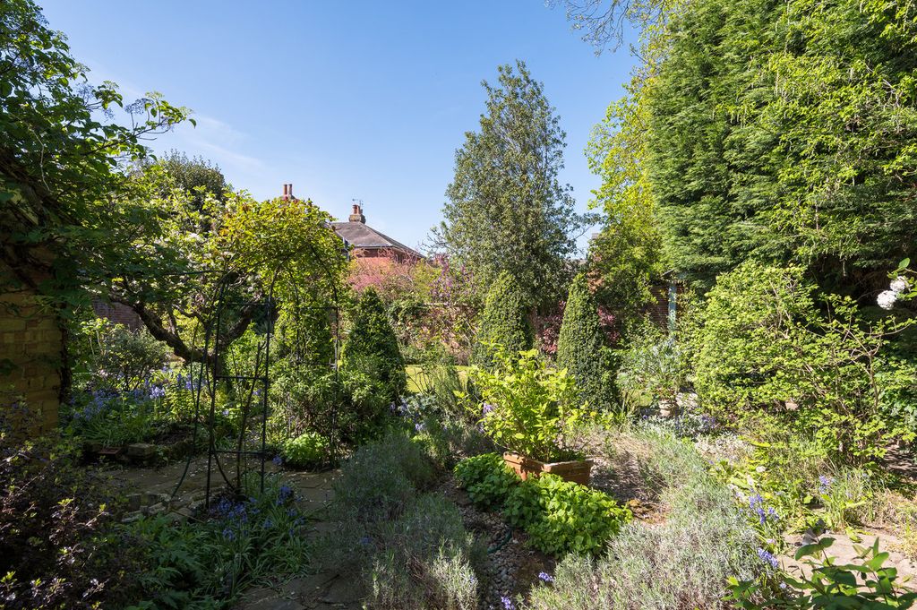 Additional image 31 of 5 bed detached house for saleChaucer Road, Bedford MK40