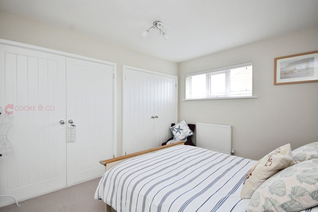 Additional image 8 of 4 bed detached bungalow for saleKingsgate Avenue, Broadstairs, Kent CT10