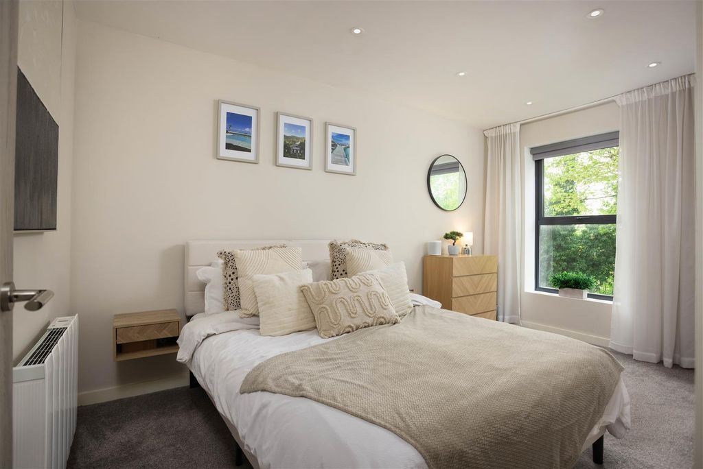Additional image 9 of 4 bed terraced house for saleCliff Oaks, Fawcett Lane, Wortley, Leeds LS12