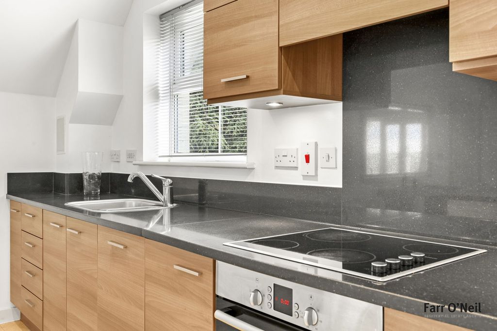 Additional image 16 of 2 bed penthouse for saleHigh Road, Buckhurst Hill IG9