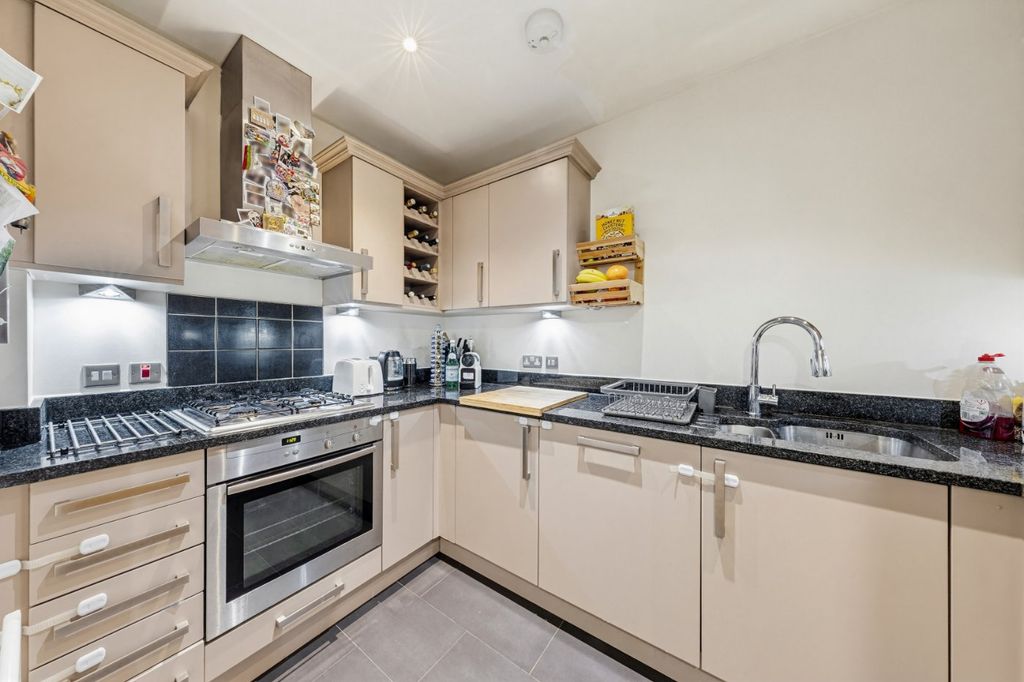 Additional image 6 of 2 bed flat for saleCopers Cope Road, Beckenham BR3