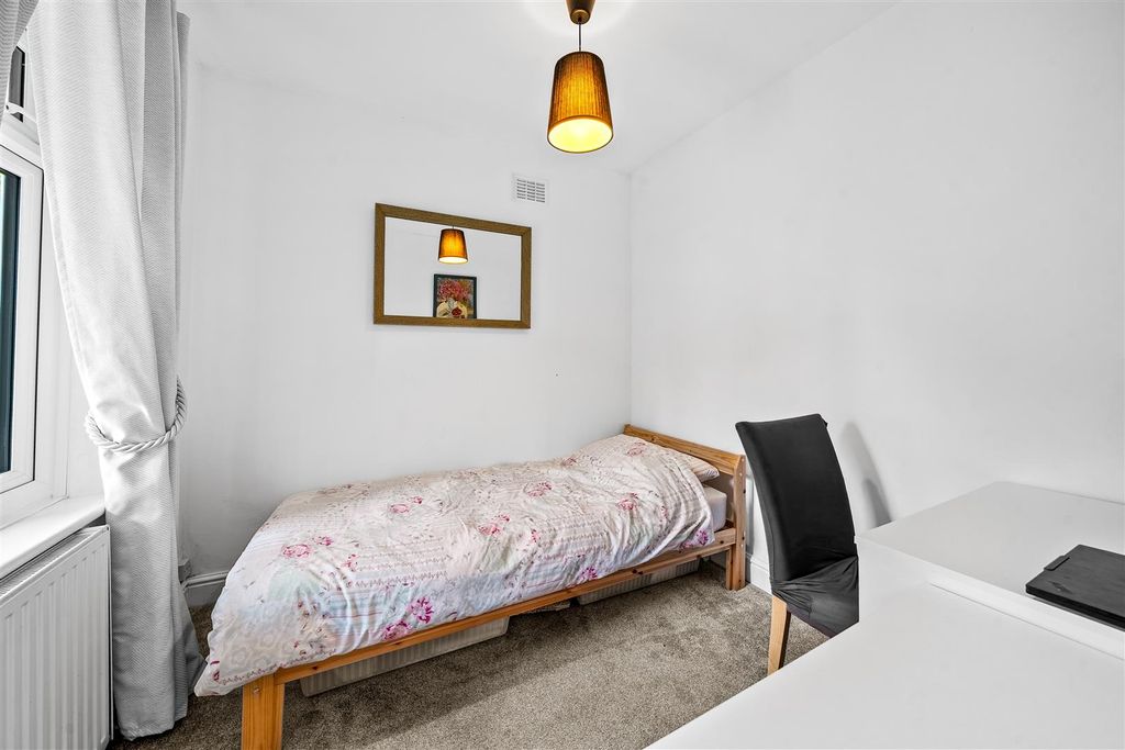 Additional image 8 of 3 bed semi-detached house for saleGarden Close, Addlestone KT15