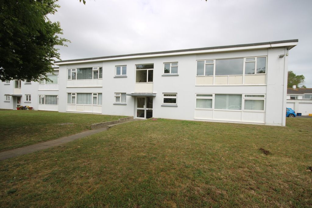 2 bed flat for saleElizabeth Close, St Brelade JE3
