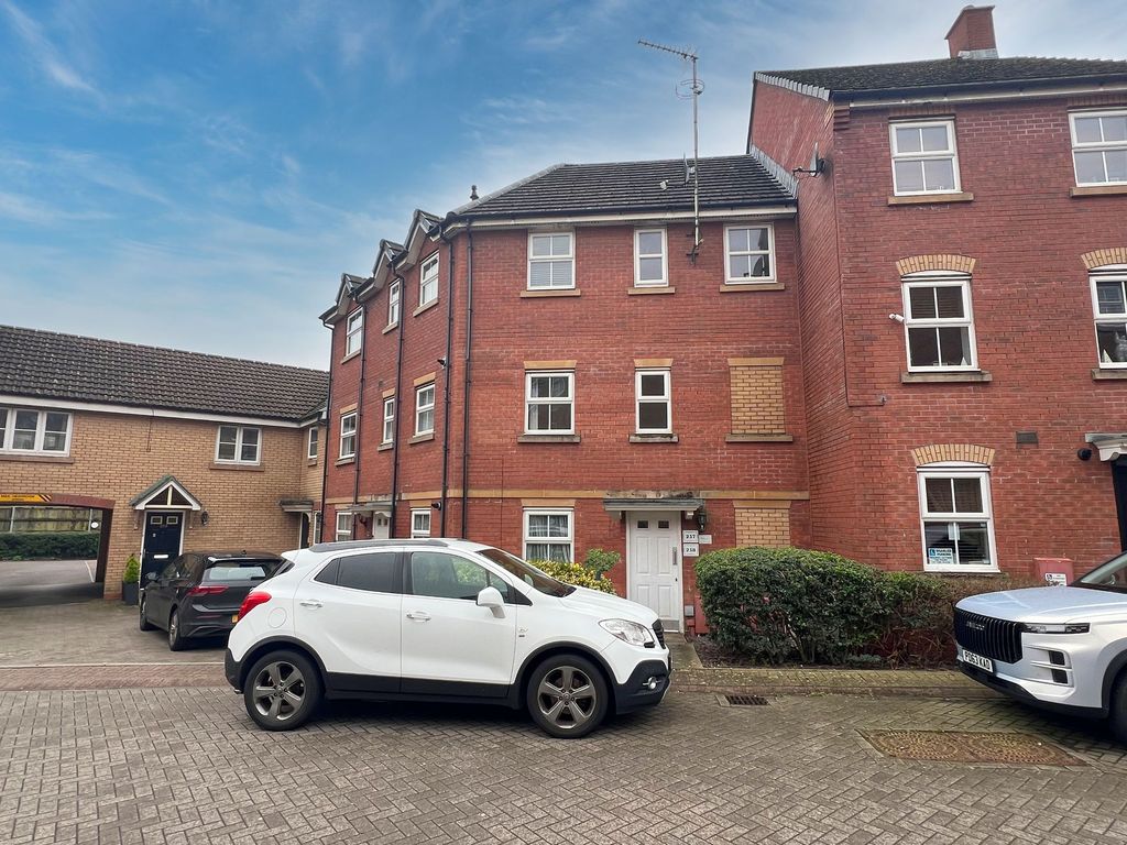 2 bed flat for saleLongacres, Brackla, Bridgend CF31
