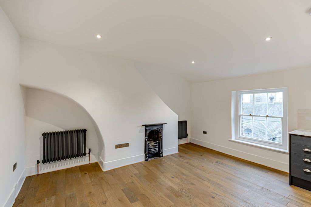 Additional image 4 of 2 bed flat for saleApartment 4, 16 Victoria Place, Carlisle CA1