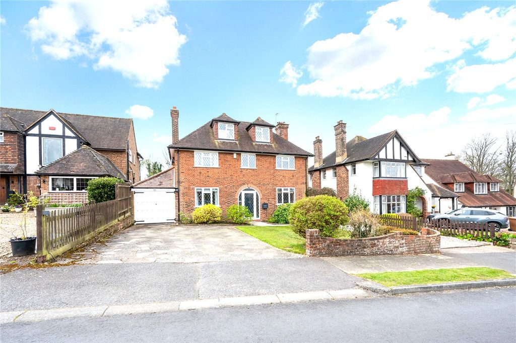 5 bed detached house for saleHeath Close, Banstead, Surrey SM7