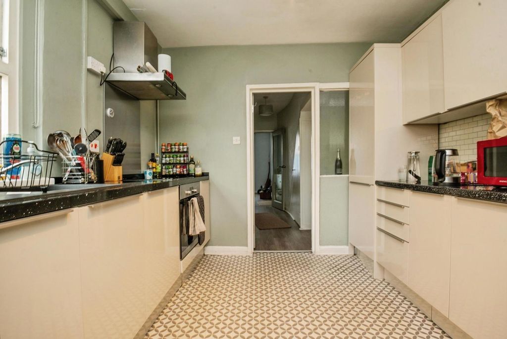 Additional image 5 of 1 bed flat for saleTheodora Street, Cardiff CF24