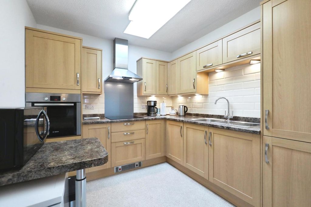 1 bed flat for saleStation Road, Broadway, Worcestershire WR12 photo 3
