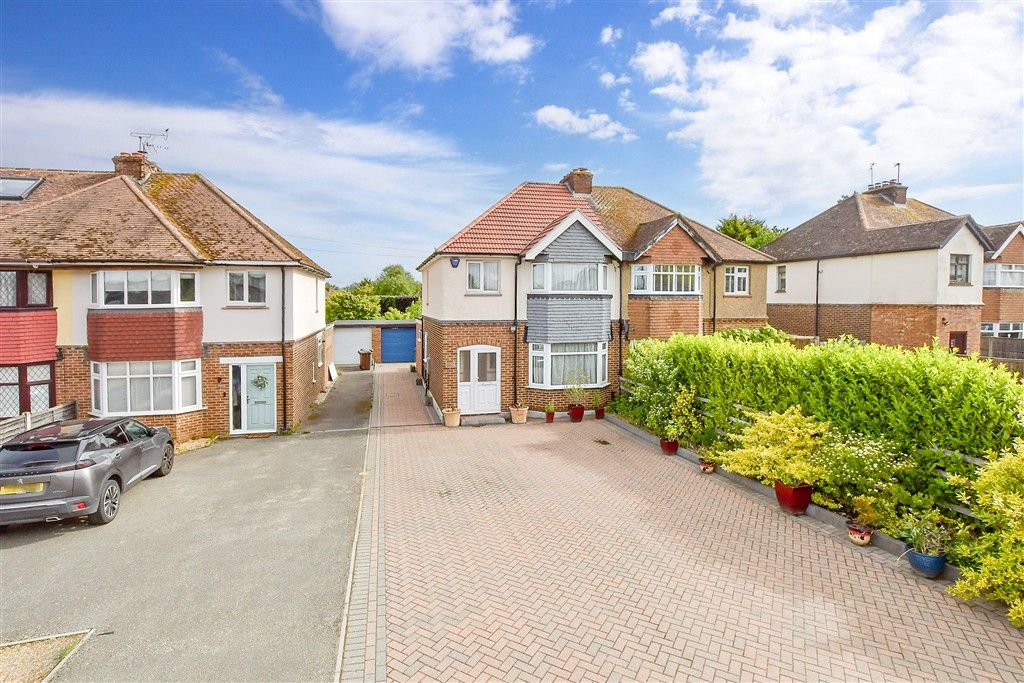 3 bed semi-detached house for saleLondon Road, Ditton, Kent ME20