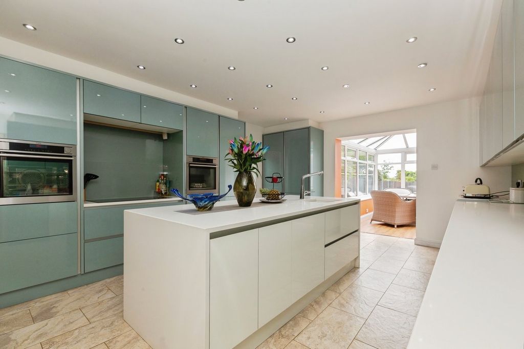 Additional image 5 of 4 bed detached house for saleWendover Road, Weston Turville, Aylesbury HP22