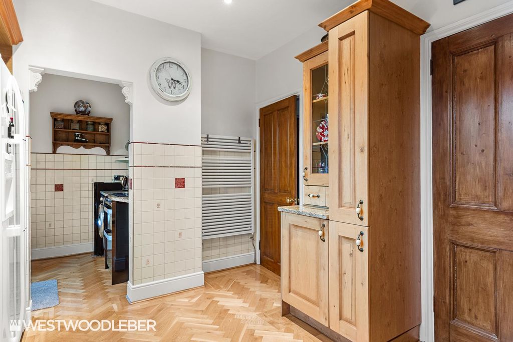 Additional image 8 of 4 bed detached house for saleStation Road, Broxbourne EN10