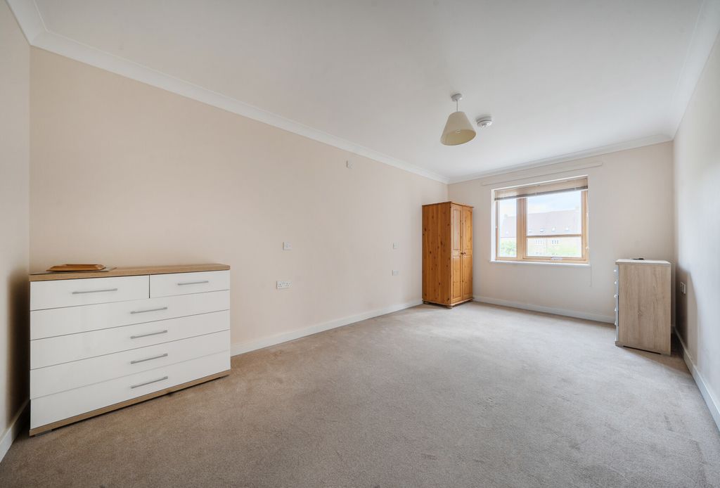 Additional image 4 of 2 bed flat for saleFernleigh, Buttercross Lane, Witney, Oxfordshire OX28
