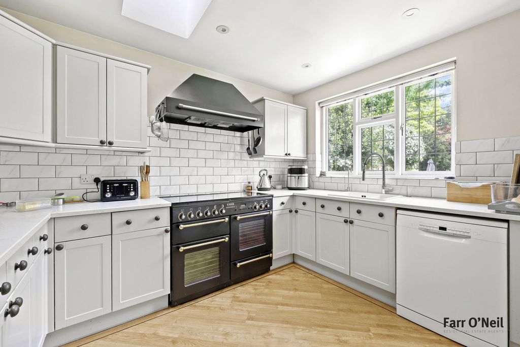 Additional image 4 of 4 bed semi-detached house for saleForest Side, Buckhurst Hill IG9
