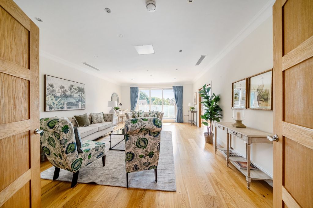 Additional image 14 of 3 bed flat for saleKemerton Road, Beckenham BR3