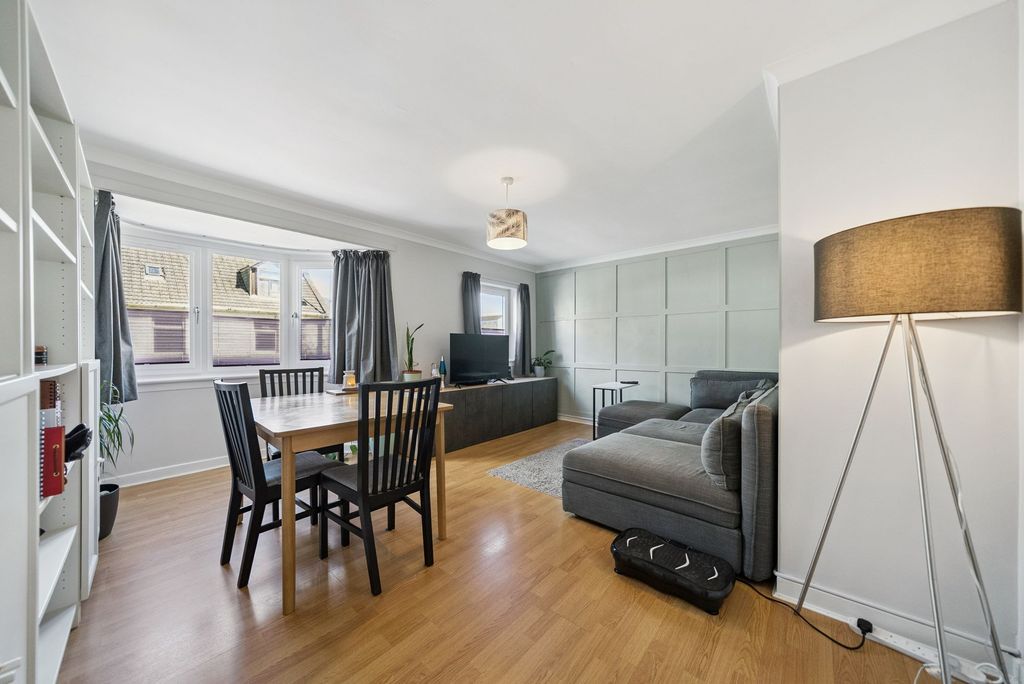 Additional image 3 of 2 bed flat for saleFlat 23 Tower Place, 6 East Clyde Street, Helensburgh G84