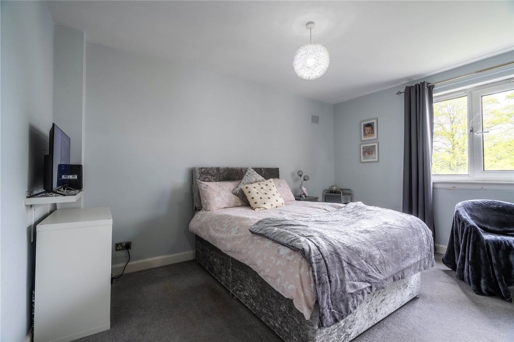 Additional image 20 of 2 bed flat for sale11 Barnton Court, Barnton, Edinburgh EH4