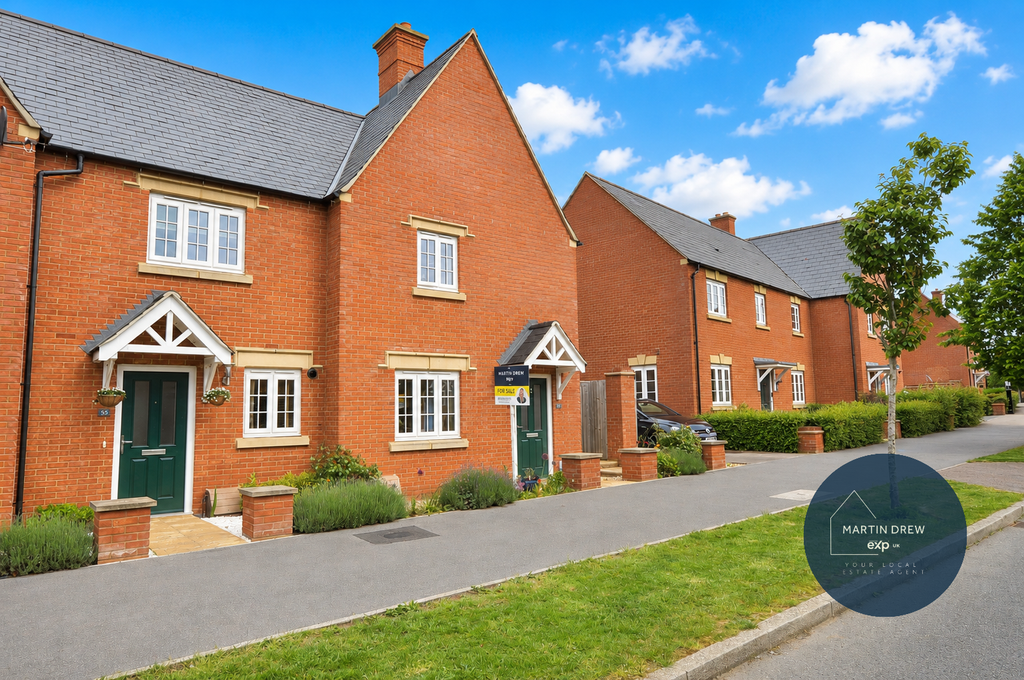 3 bed end terrace house for salePoppyfields Way, Brackley, West Northamptonshire NN13