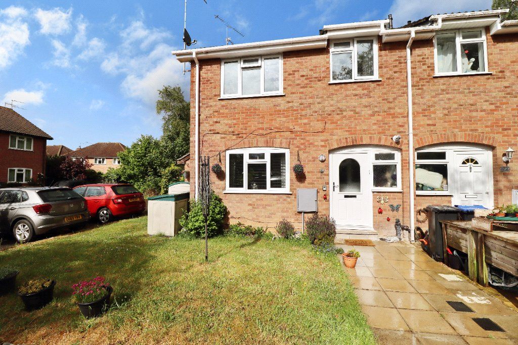 2 bed end terrace house for saleWoking, Surrey GU21