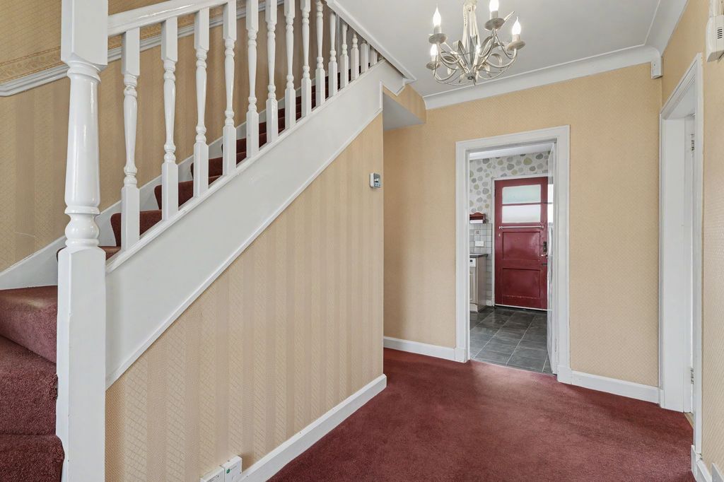 3 bed detached house for saleSpringwells Crescent, Airdrie ML6 photo 5
