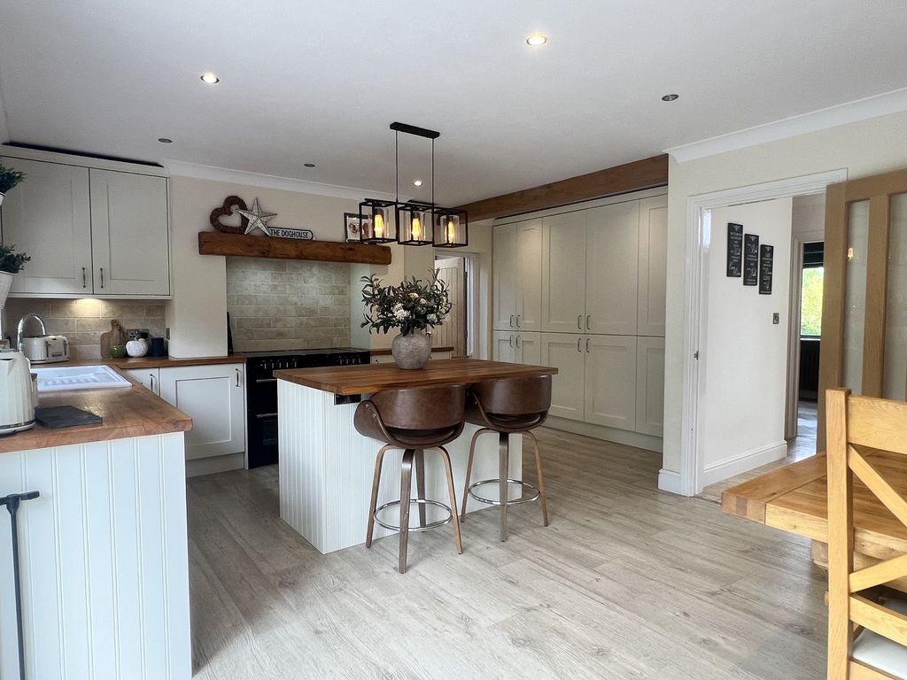 Additional image 7 of 4 bed detached house for saleHafod Road, Tycroes, Ammanford, Carmarthenshire. SA18