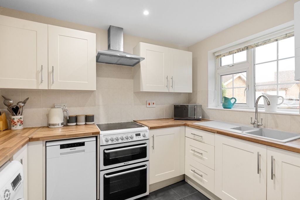 Additional image 3 of 3 bed end terrace house for saleFairmont Close, Belvedere, Kent DA17