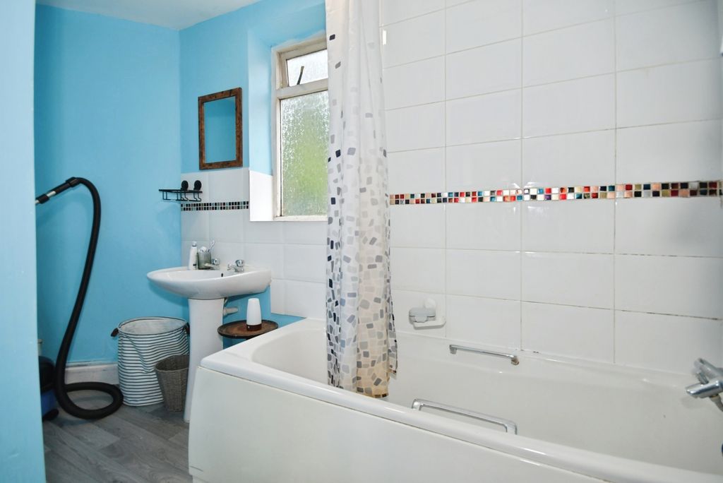 Additional image 11 of 1 bed flat for saleSpital Lane, Chesterfield, Derbyshire S41