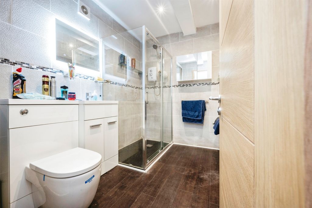 Additional image 10 of 3 bed flat for saleAshburnham Road, Bedford MK40