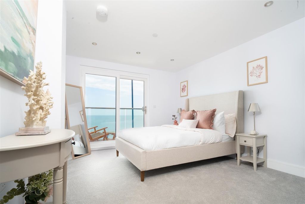 Additional image 2 of 2 bed flat for saleBreakwater Way, Sandown PO36
