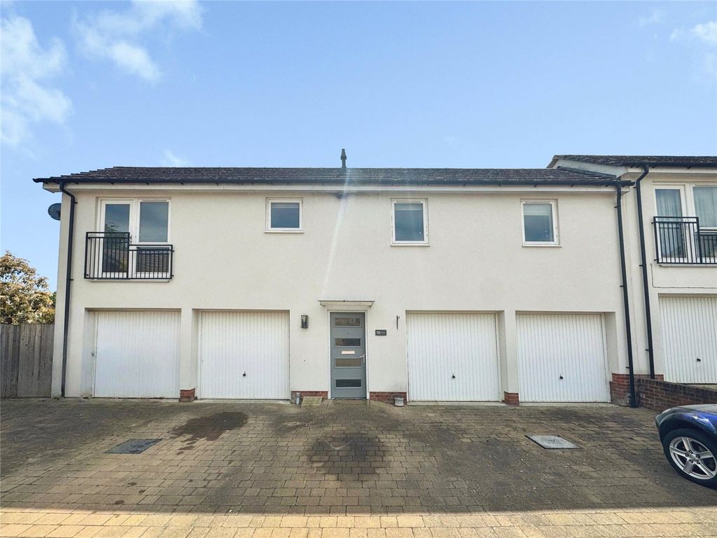 2 bed flat for saleGibson Drive, Bracknell, Berkshire RG12