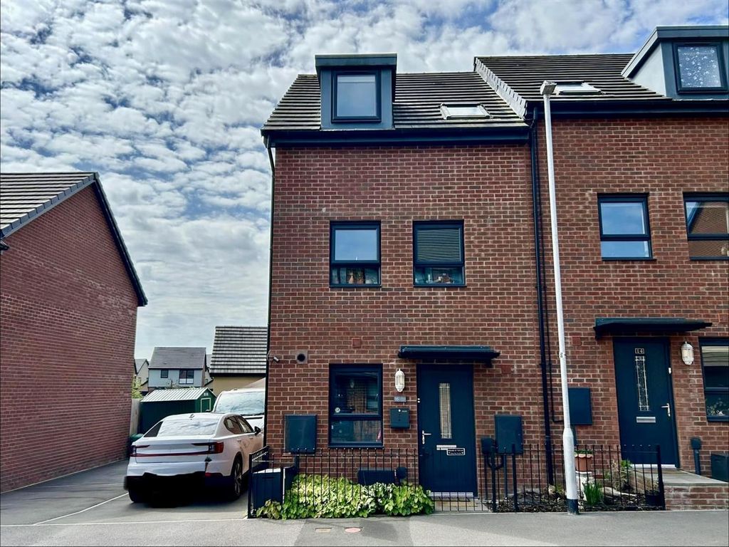 3 bed town house for saleMabey Drive, Chepstow NP16